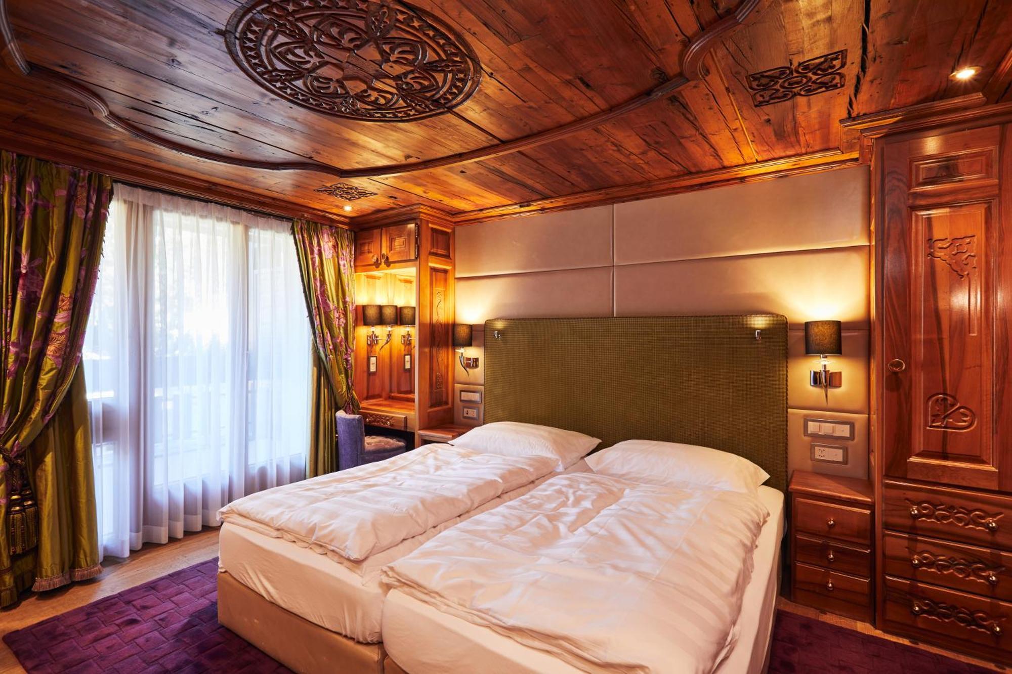 Hotel Alex 4*